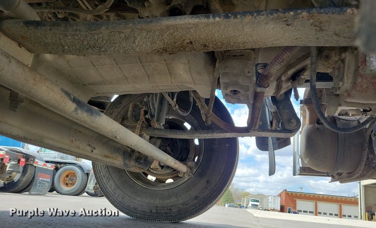 image for item LD9007 2009 Sterling A9500 semi truck