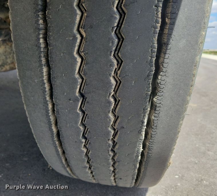 image for item LD9007 2009 Sterling A9500 semi truck