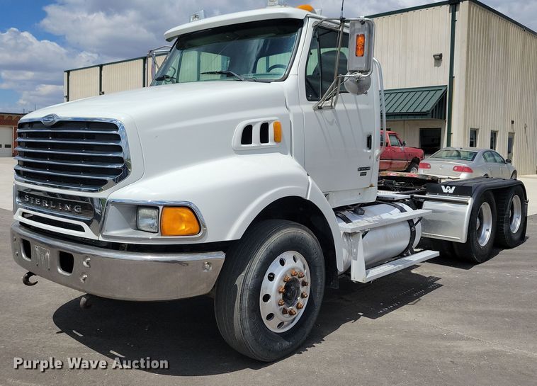 image for item LD9008 2006 Sterling LT9500 semi truck