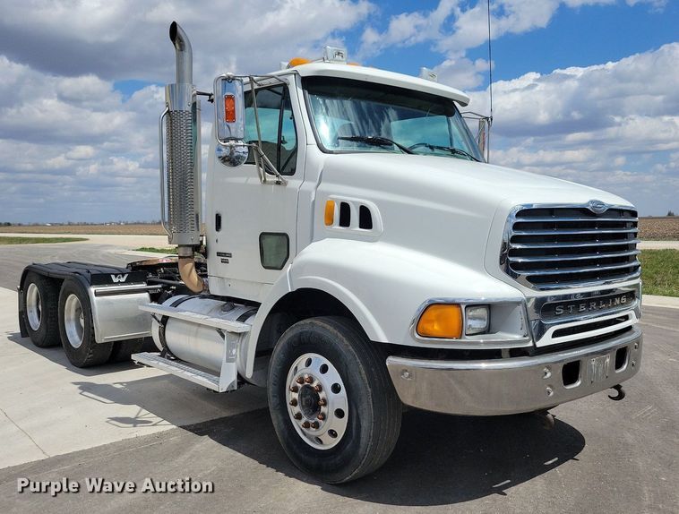 image for item LD9008 2006 Sterling LT9500 semi truck