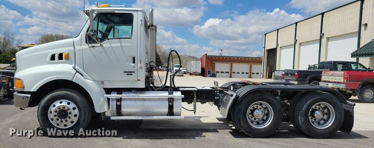 image for item LD9008 2006 Sterling LT9500 semi truck