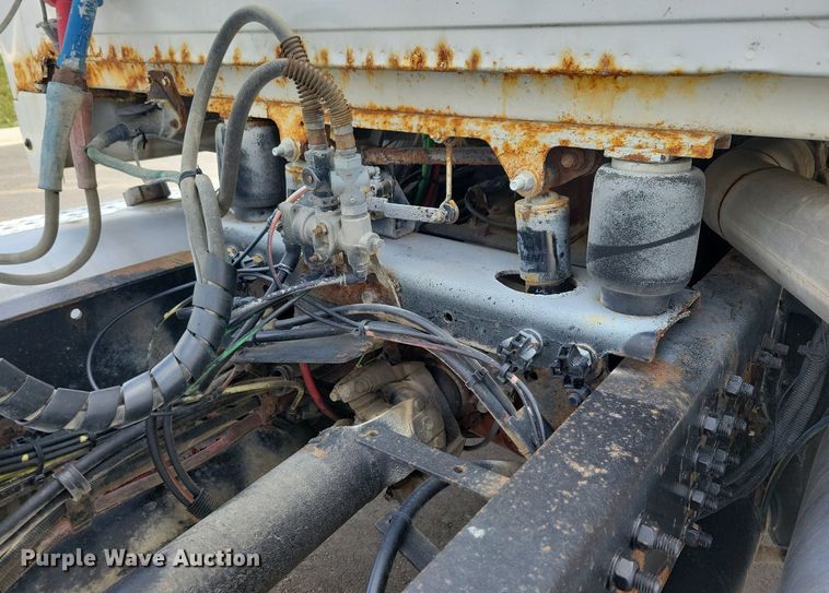 image for item LD9008 2006 Sterling LT9500 semi truck