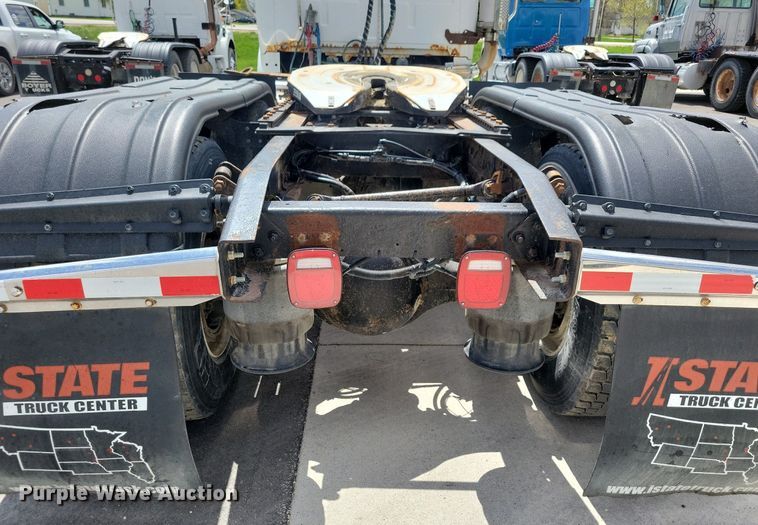 image for item LD9008 2006 Sterling LT9500 semi truck