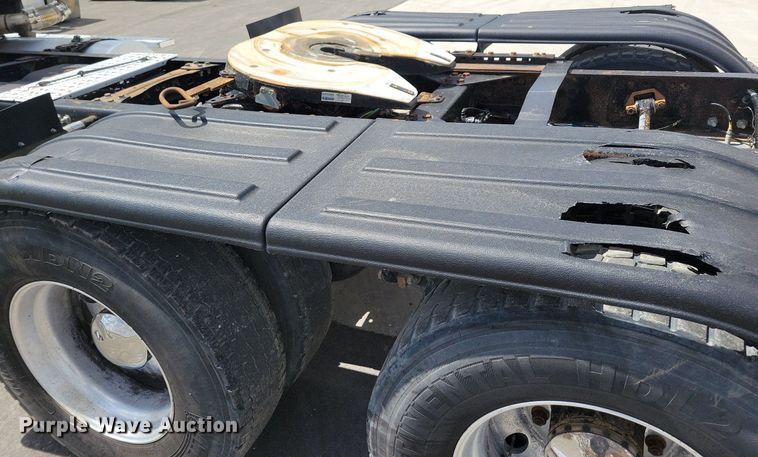 image for item LD9008 2006 Sterling LT9500 semi truck