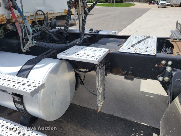 image for item LD9008 2006 Sterling LT9500 semi truck