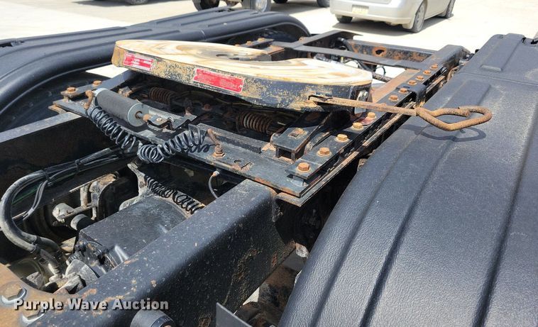 image for item LD9008 2006 Sterling LT9500 semi truck