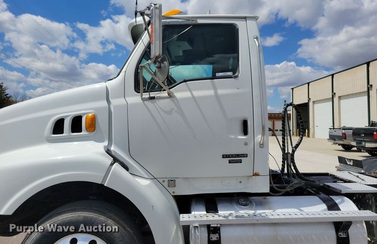 image for item LD9008 2006 Sterling LT9500 semi truck