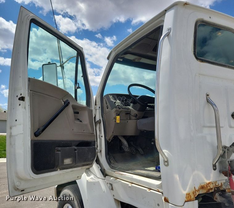 image for item LD9008 2006 Sterling LT9500 semi truck