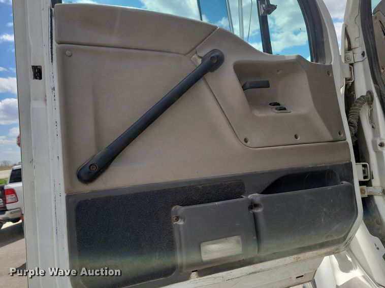 image for item LD9008 2006 Sterling LT9500 semi truck