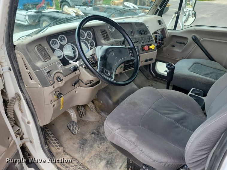 image for item LD9008 2006 Sterling LT9500 semi truck