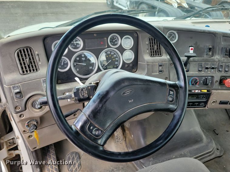 image for item LD9008 2006 Sterling LT9500 semi truck