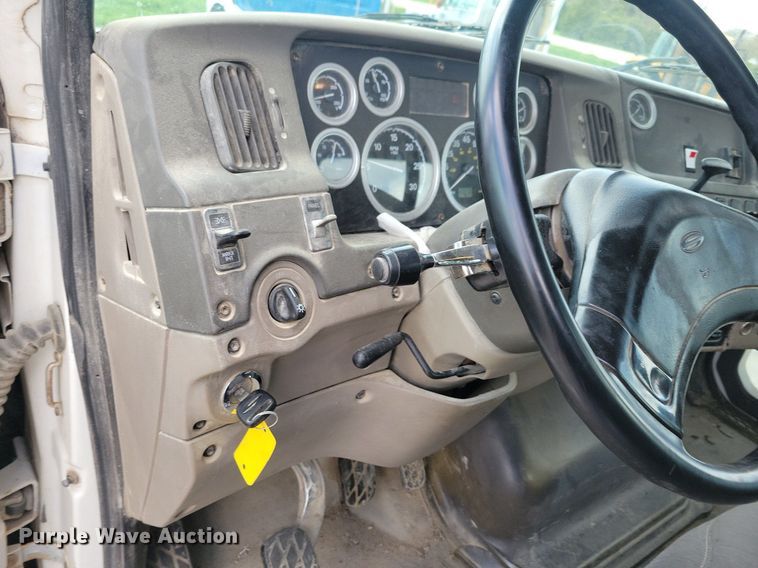 image for item LD9008 2006 Sterling LT9500 semi truck