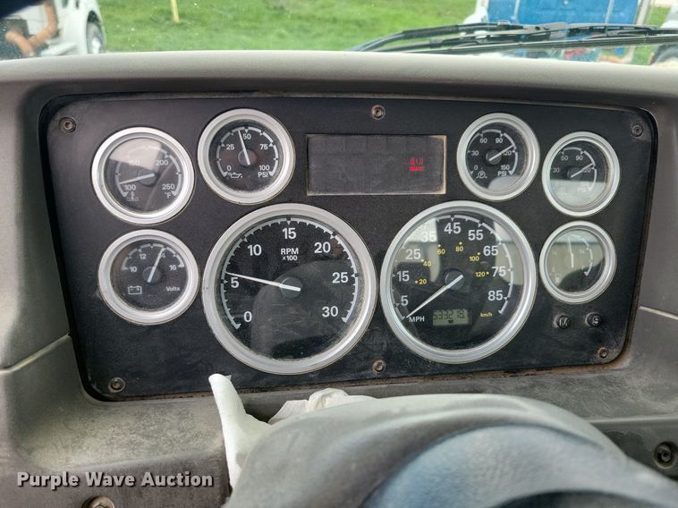 image for item LD9008 2006 Sterling LT9500 semi truck