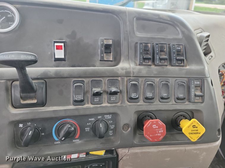 image for item LD9008 2006 Sterling LT9500 semi truck