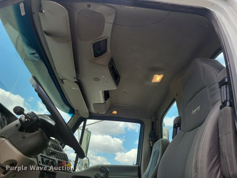 image for item LD9008 2006 Sterling LT9500 semi truck