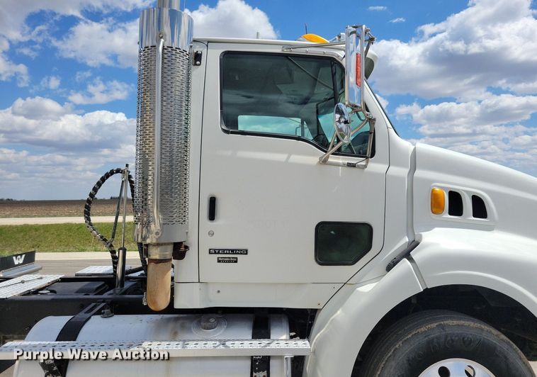 image for item LD9008 2006 Sterling LT9500 semi truck