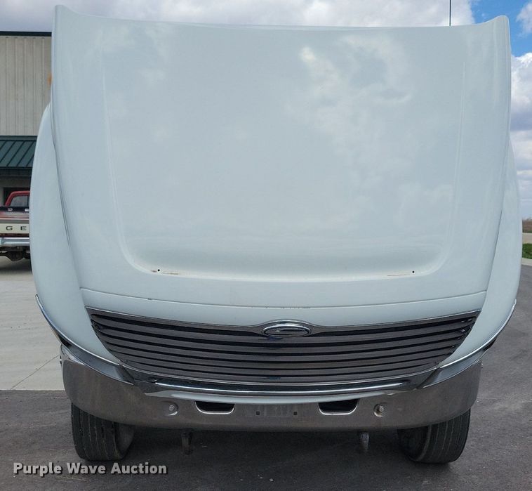 image for item LD9008 2006 Sterling LT9500 semi truck