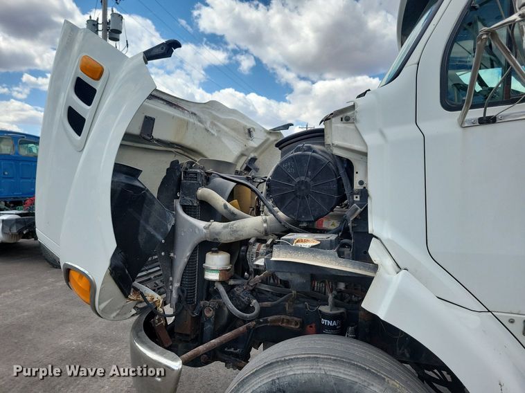 image for item LD9008 2006 Sterling LT9500 semi truck