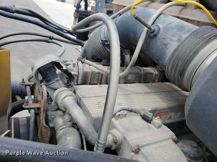 image for item LD9008 2006 Sterling LT9500 semi truck