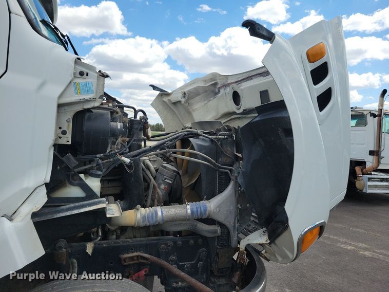 image for item LD9008 2006 Sterling LT9500 semi truck