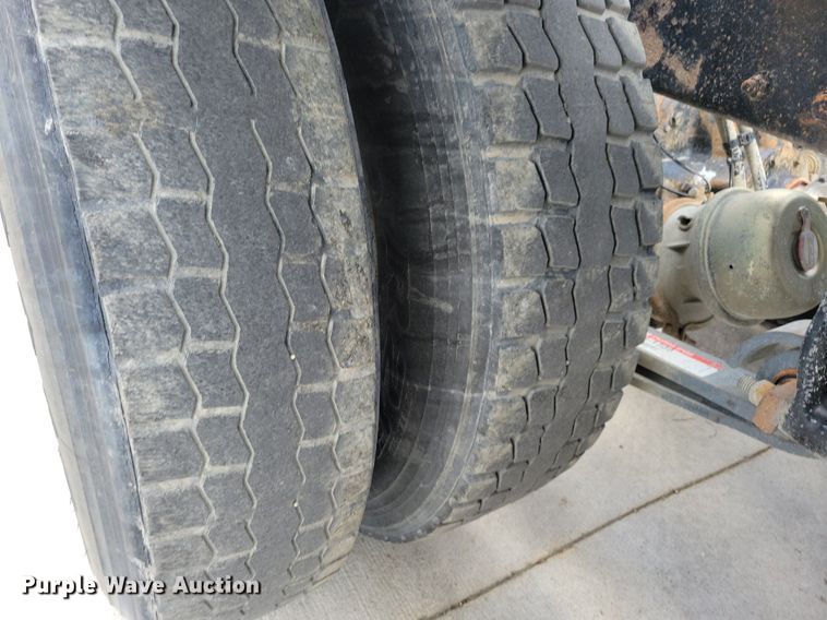 image for item LD9008 2006 Sterling LT9500 semi truck