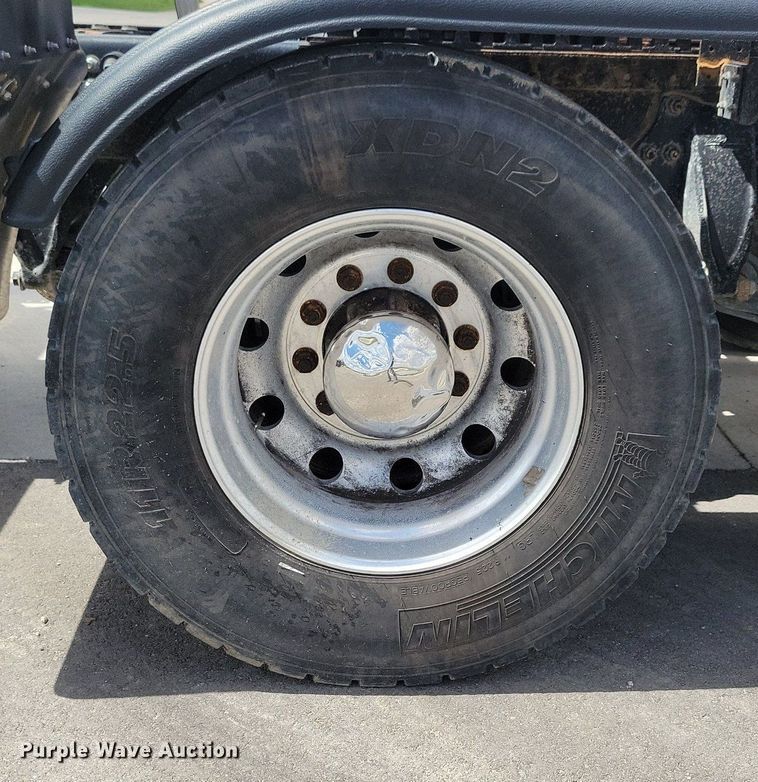 image for item LD9008 2006 Sterling LT9500 semi truck