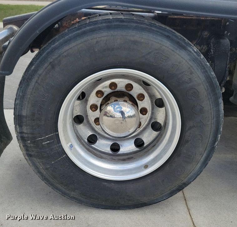 image for item LD9008 2006 Sterling LT9500 semi truck