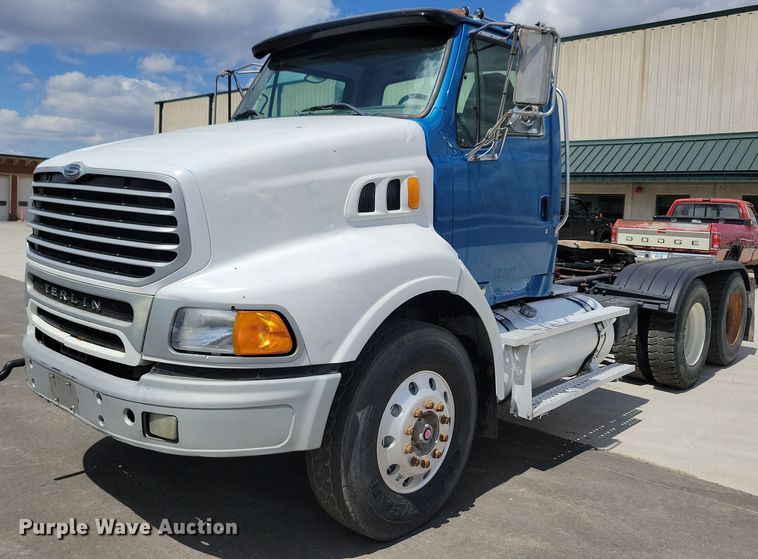 image for item LD9009 2009 Sterling A9500 semi truck