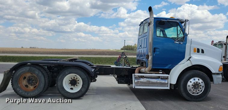 image for item LD9009 2009 Sterling A9500 semi truck