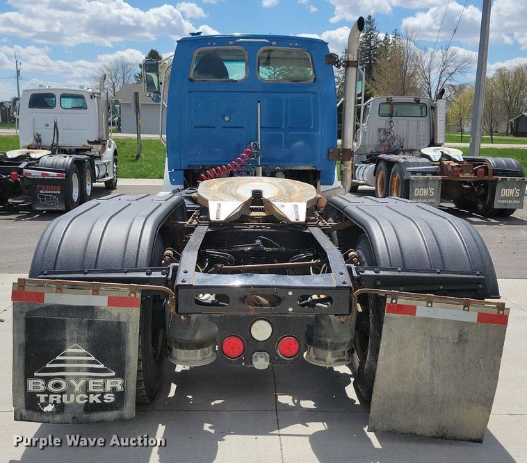 image for item LD9009 2009 Sterling A9500 semi truck