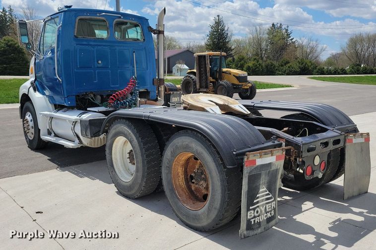 image for item LD9009 2009 Sterling A9500 semi truck