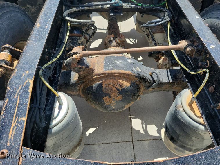 image for item LD9009 2009 Sterling A9500 semi truck