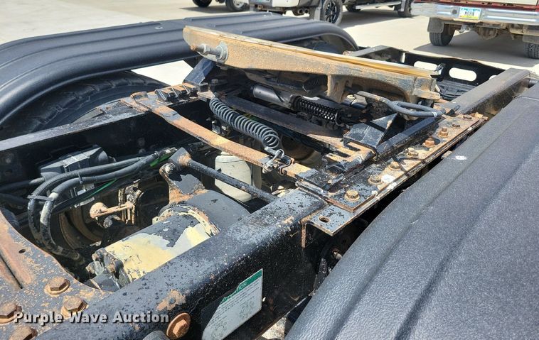 image for item LD9009 2009 Sterling A9500 semi truck