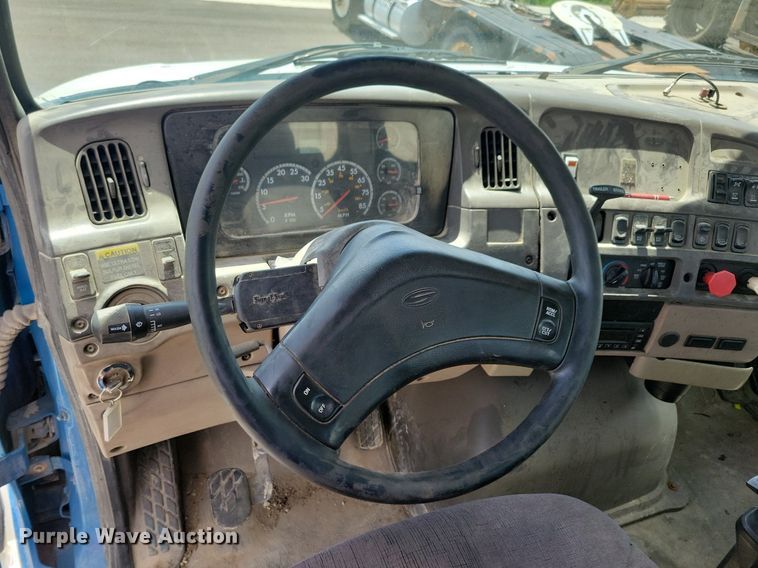 image for item LD9009 2009 Sterling A9500 semi truck