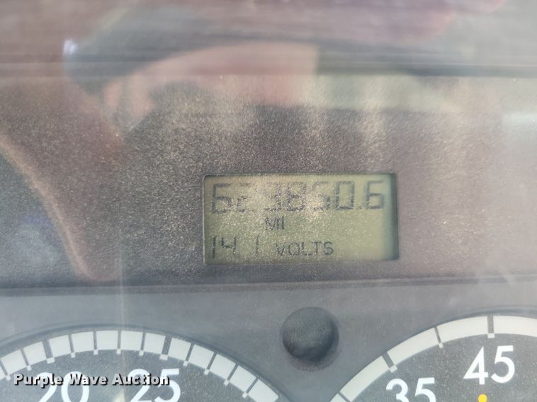 image for item LD9009 2009 Sterling A9500 semi truck