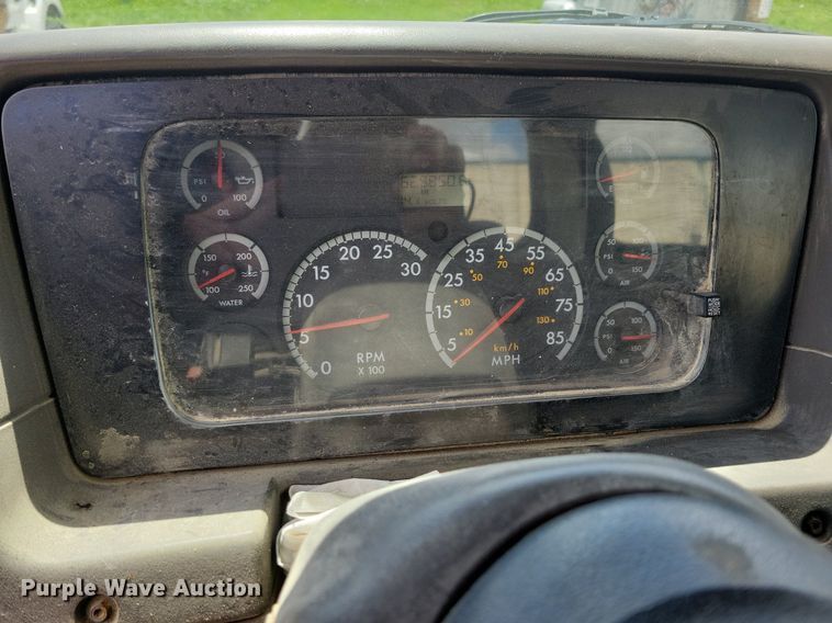 image for item LD9009 2009 Sterling A9500 semi truck