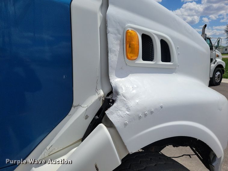 image for item LD9009 2009 Sterling A9500 semi truck