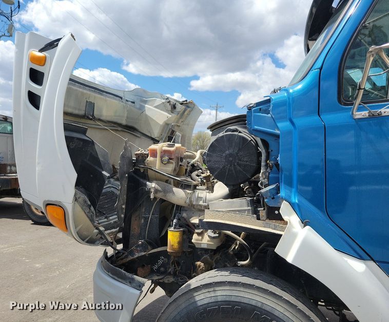 image for item LD9009 2009 Sterling A9500 semi truck