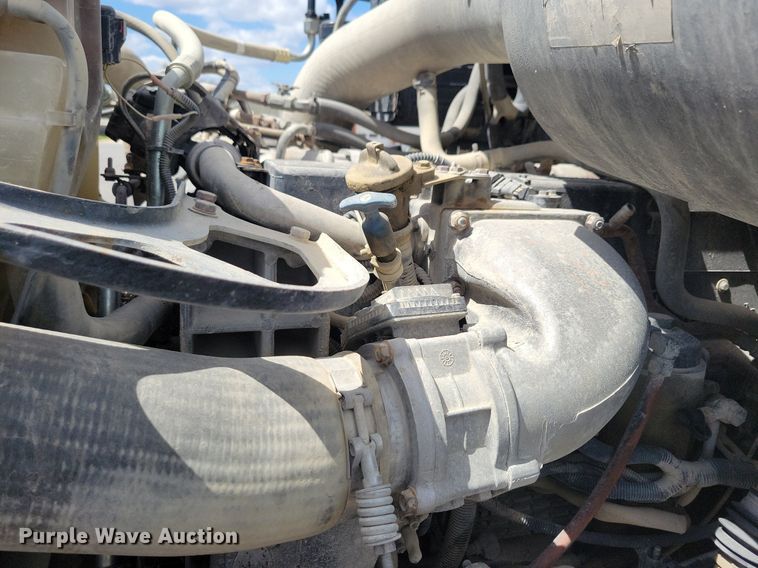 image for item LD9009 2009 Sterling A9500 semi truck