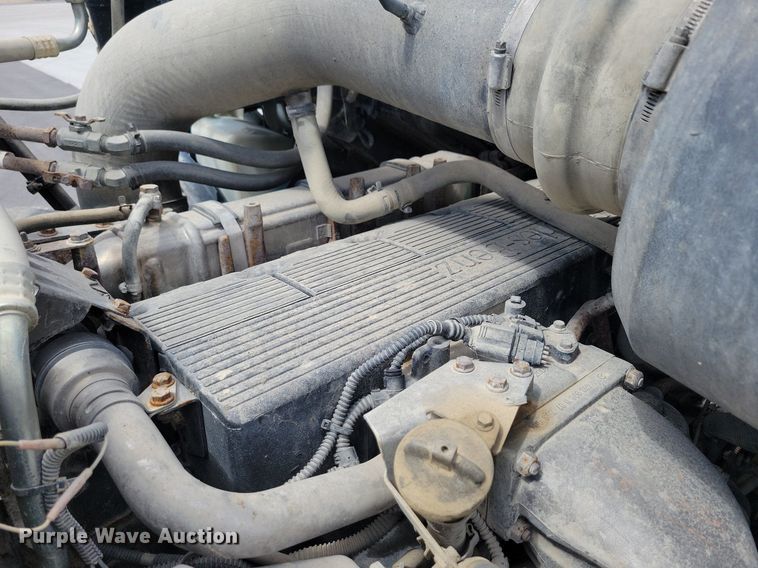 image for item LD9009 2009 Sterling A9500 semi truck