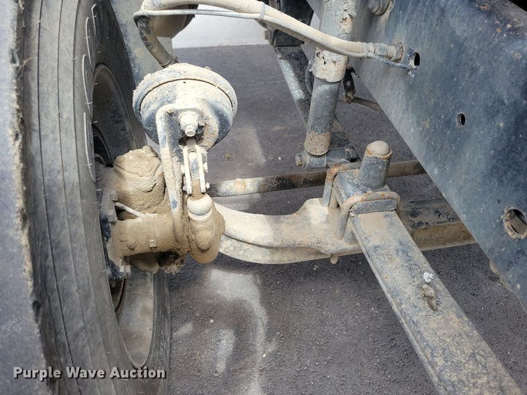 image for item LD9009 2009 Sterling A9500 semi truck