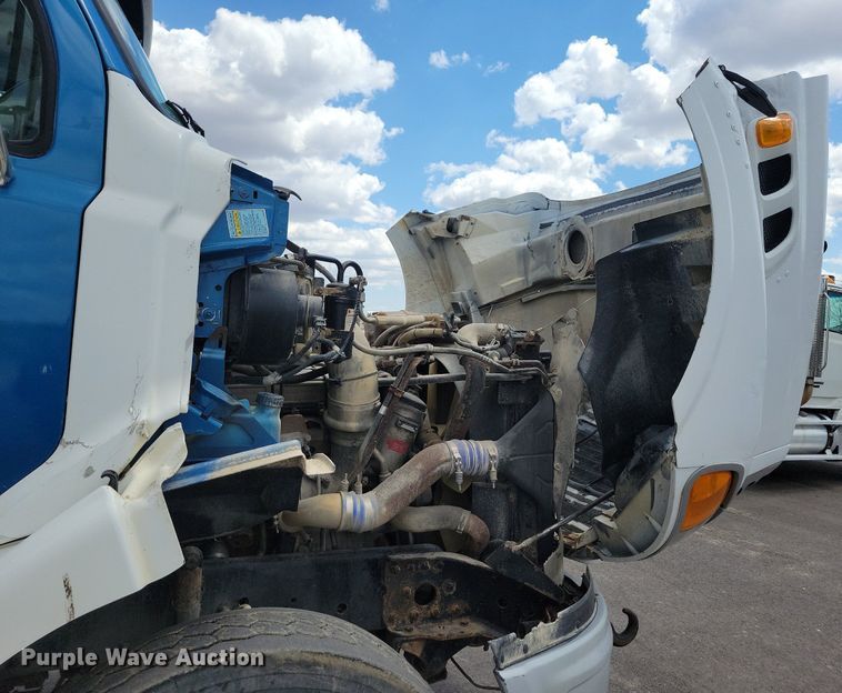 image for item LD9009 2009 Sterling A9500 semi truck