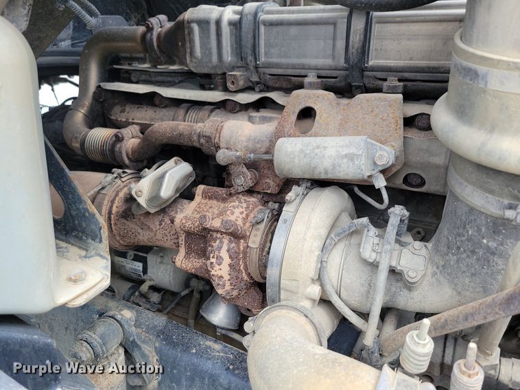 image for item LD9009 2009 Sterling A9500 semi truck