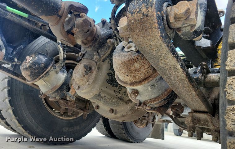 image for item LD9009 2009 Sterling A9500 semi truck