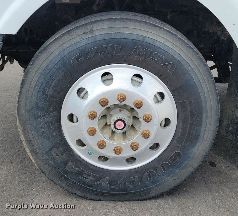 image for item LD9009 2009 Sterling A9500 semi truck