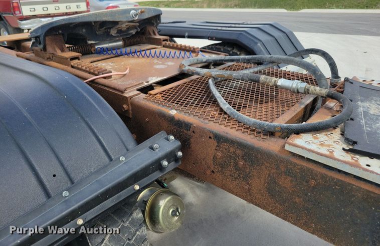 image for item LD9010 1989 Ford Aeromax L9000 semi truck