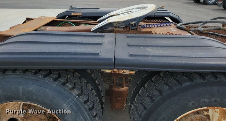 image for item LD9010 1989 Ford Aeromax L9000 semi truck