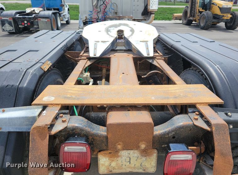 image for item LD9010 1989 Ford Aeromax L9000 semi truck