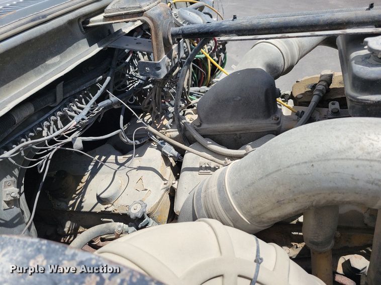 image for item LD9010 1989 Ford Aeromax L9000 semi truck