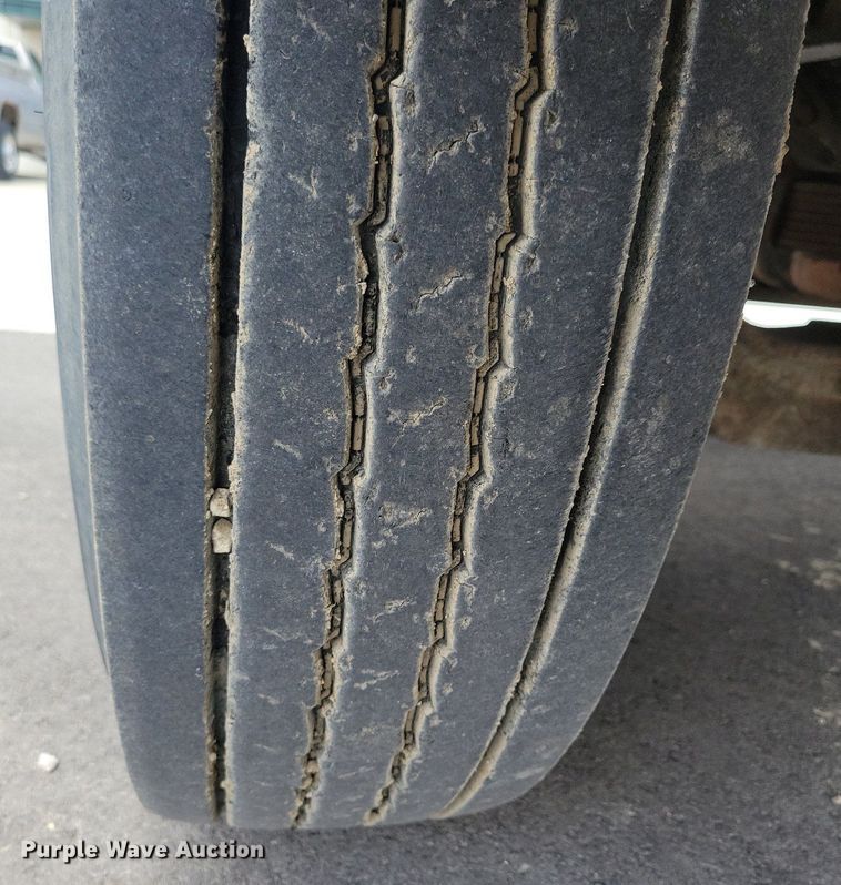 image for item LD9010 1989 Ford Aeromax L9000 semi truck